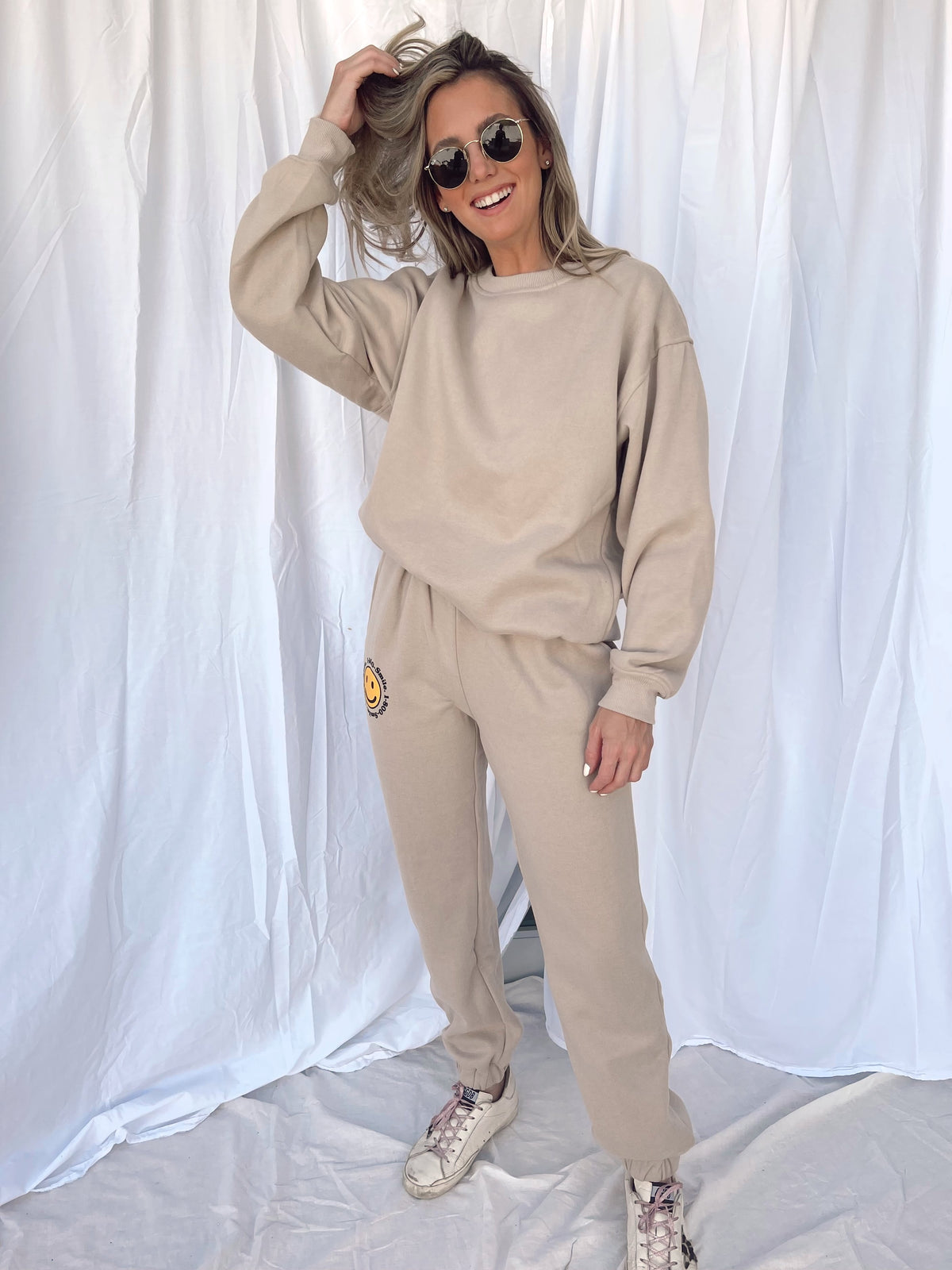 SMILE TAN CREWNECK