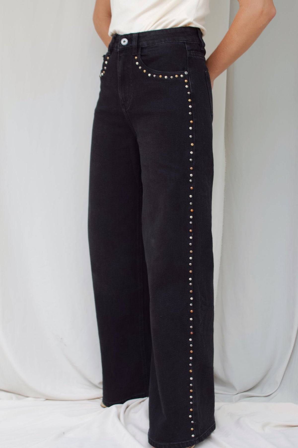 ARI JEANS