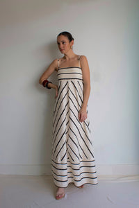 JULIA MAXI
