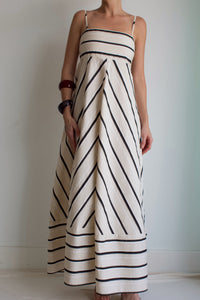 JULIA MAXI