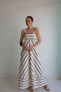 JULIA MAXI
