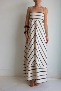JULIA MAXI