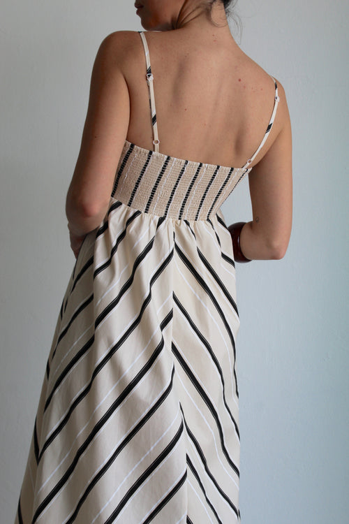 JULIA MAXI