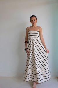 JULIA MAXI