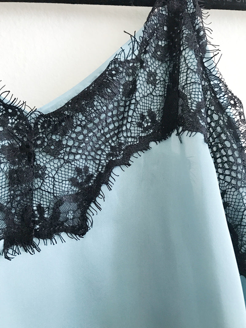 IN BETWEEN CAMI TOP