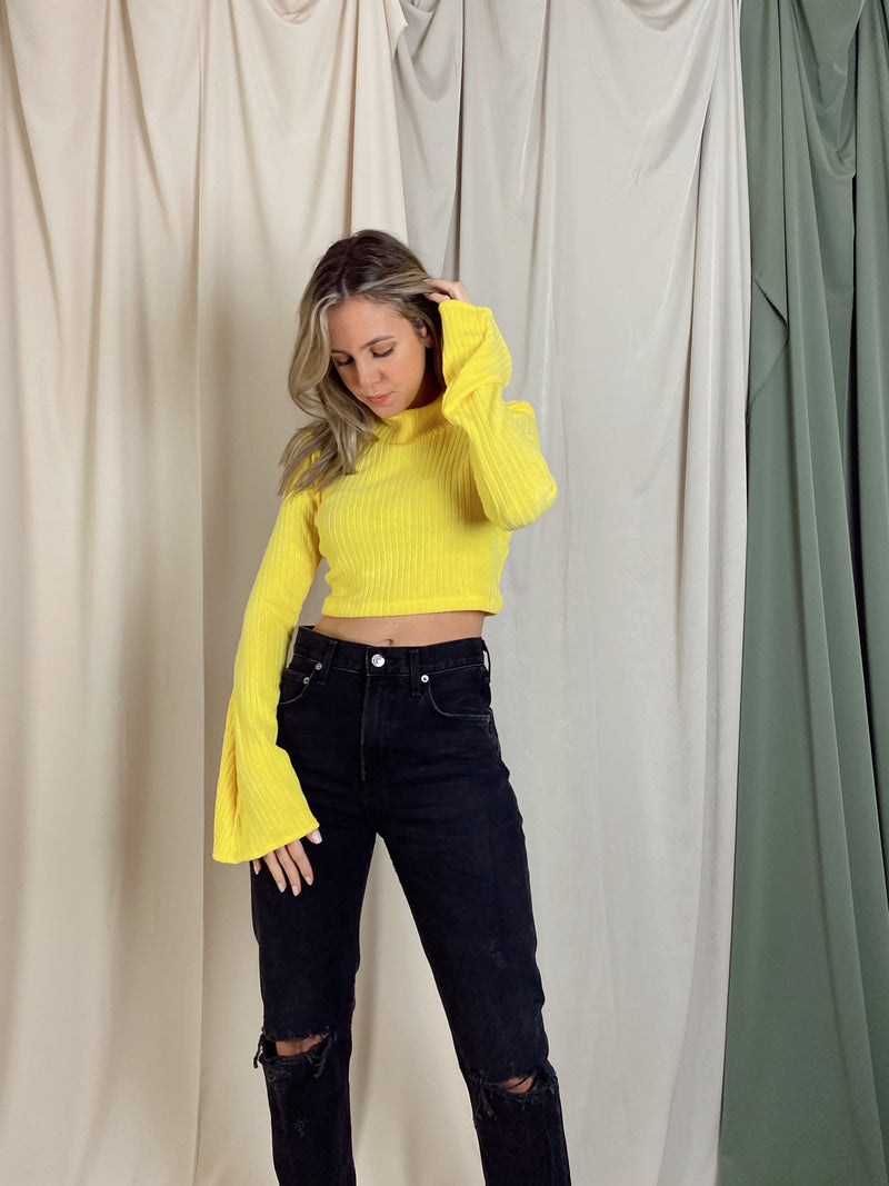 MACY YELLOW SWEATER