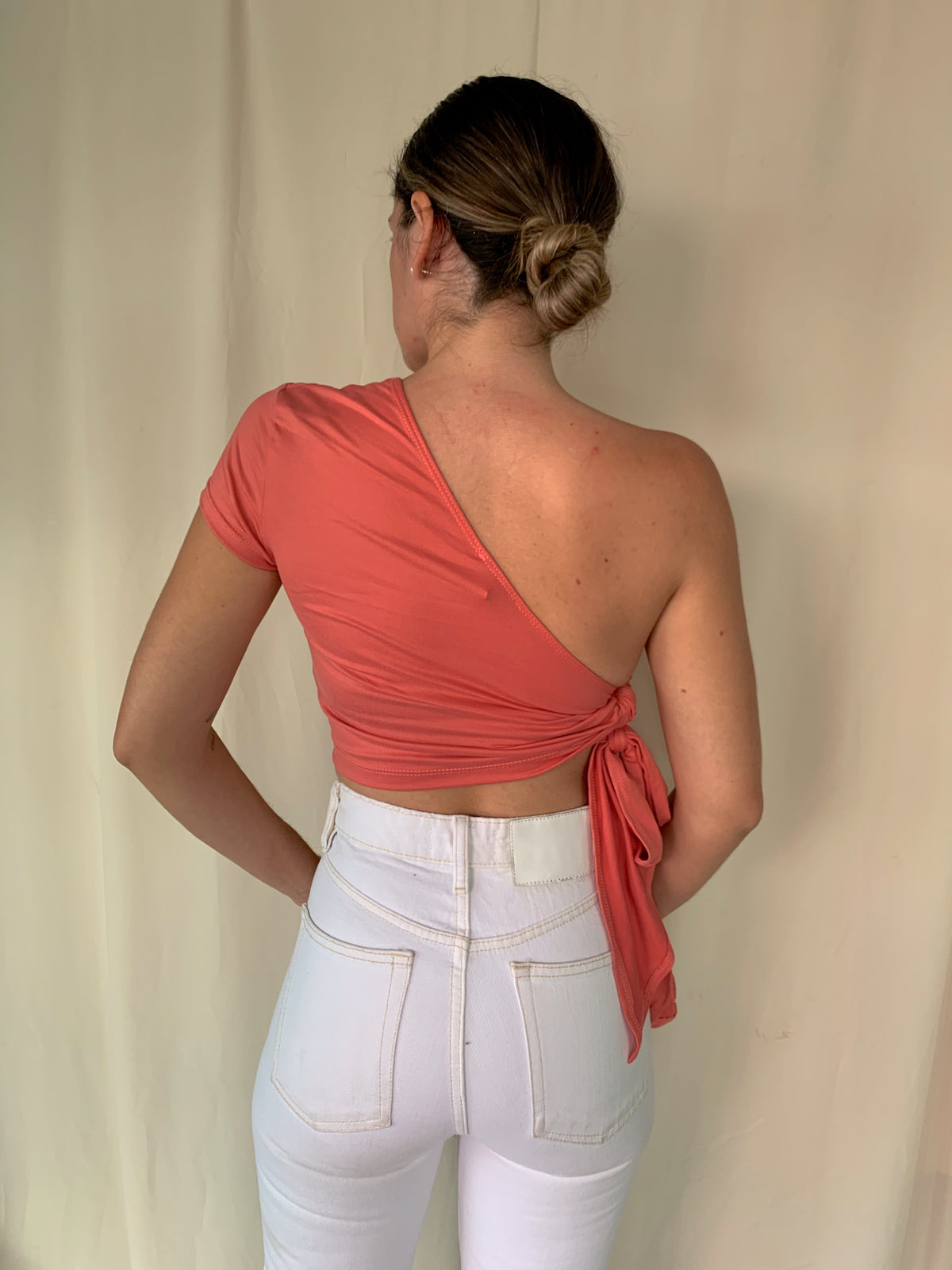 ALISE ONE SHOULDER TOP PEACH