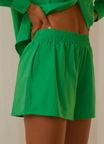 ROAMING SHORT JADE GREEN