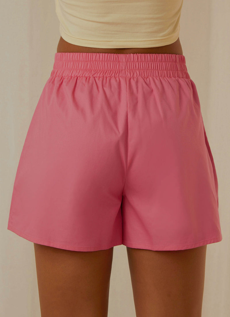 ROAMING SHORT MAGENTA