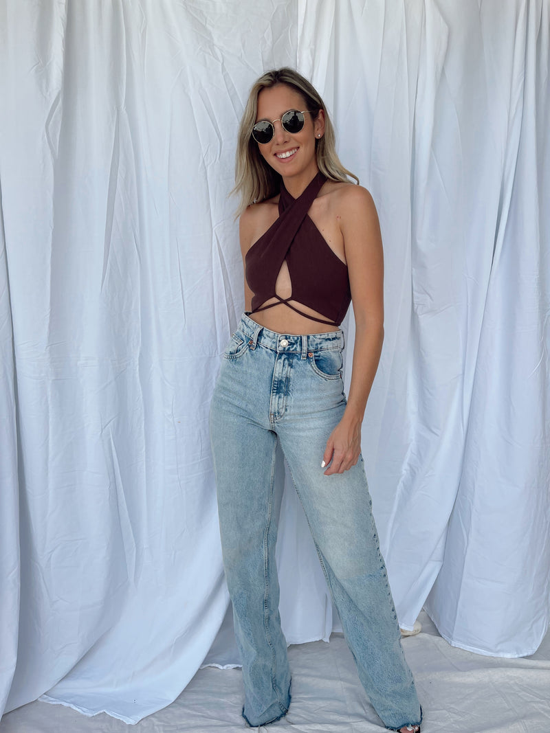 ON THE RUN CROP TOP CHOCOLATE