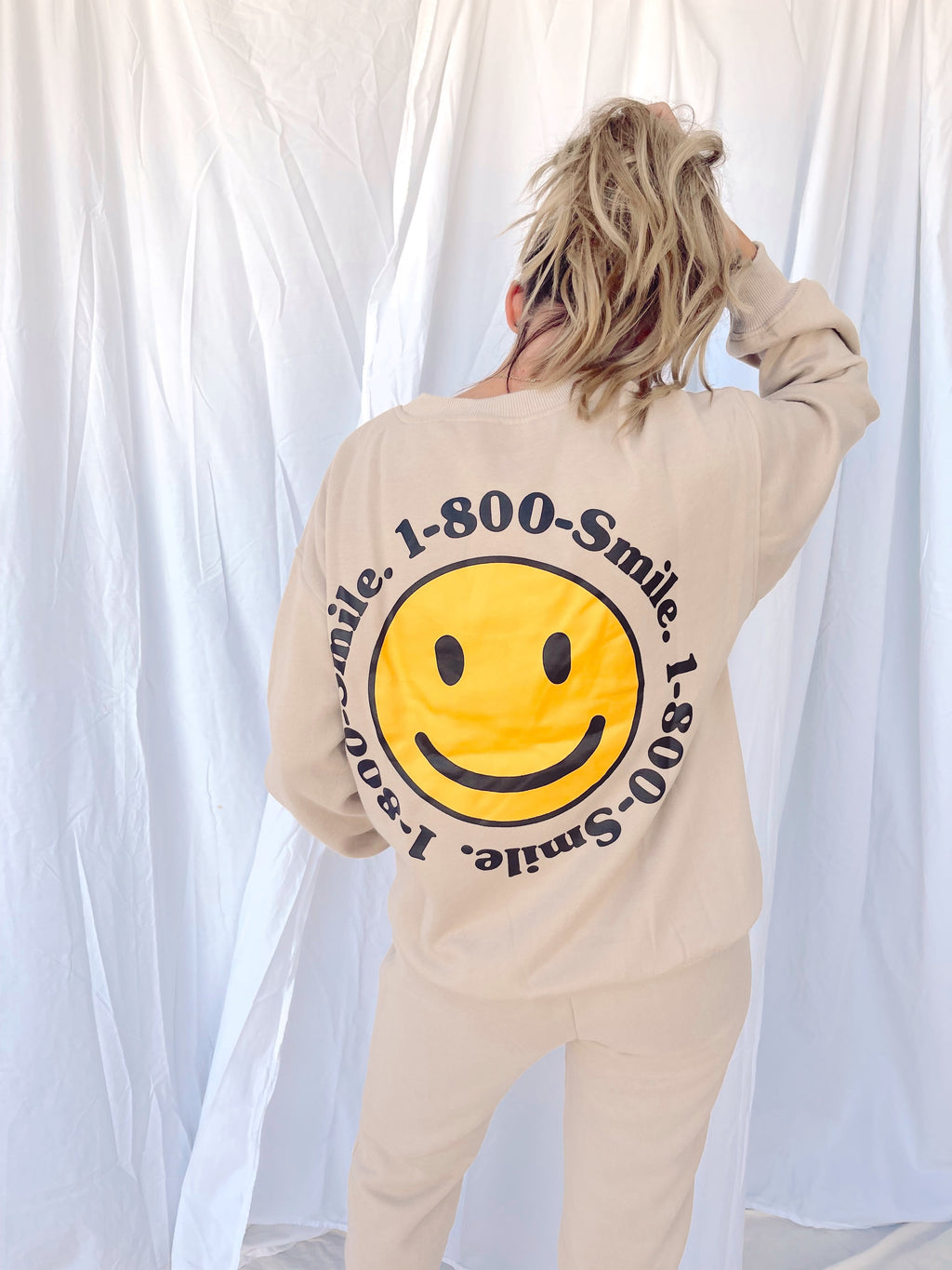 SMILE TAN CREWNECK